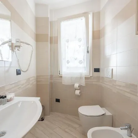 Ferienwohnung Fuer 6 Personen Ca 85 Qm In Alghero, Sardinien Sassarese Lejlighed
